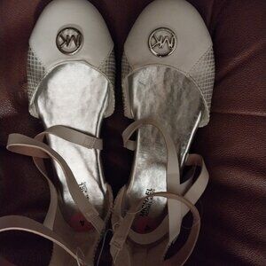 NWT Michael Kors Girls 4 Shoes